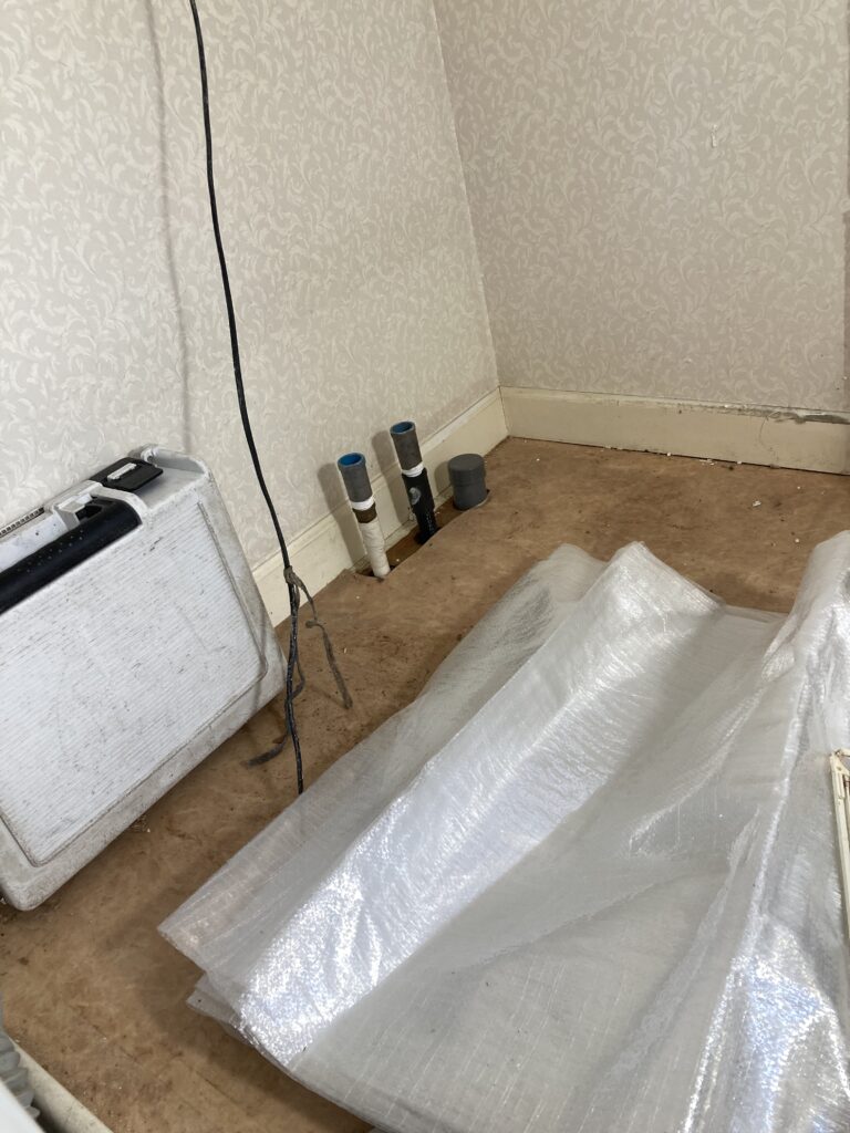 既存洗面台撤去