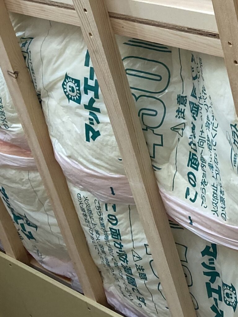 断熱材敷き込み