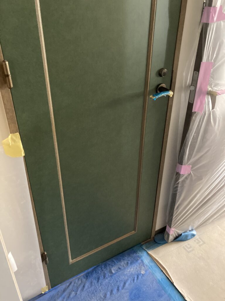 トイレドアシート貼り