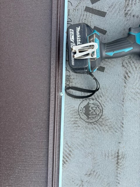 新規屋根材取り付け