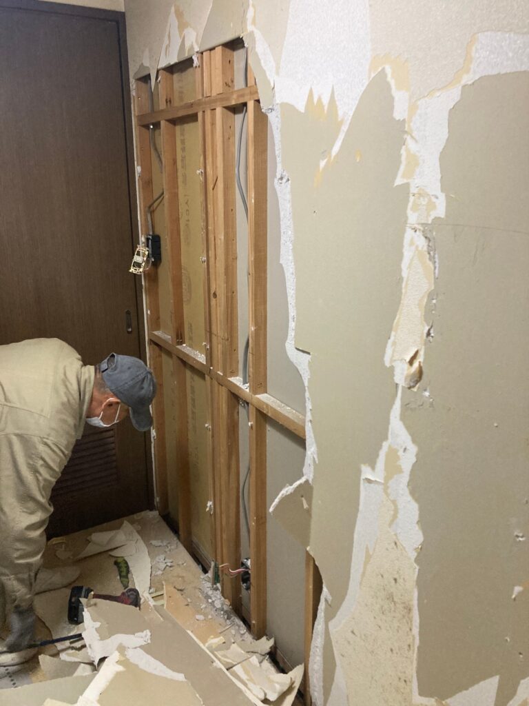 石膏ボード剥がし