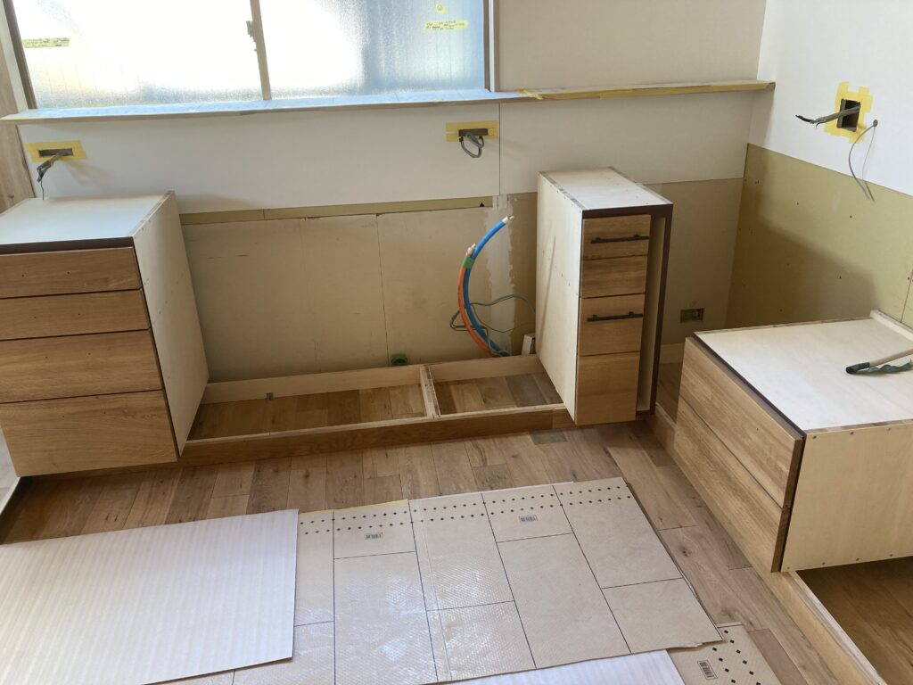 キッチン組み立て
