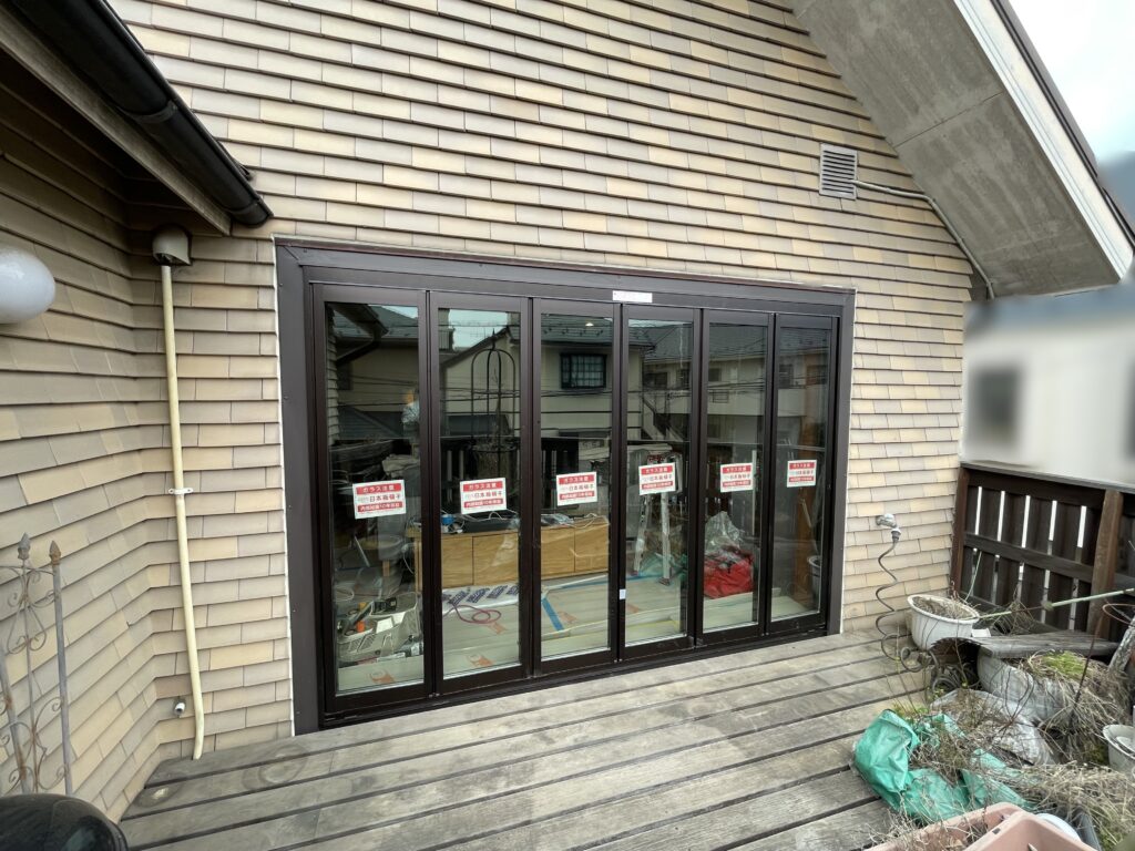 大開口ながら、LOW-Eガラスで断熱性も向上しました。