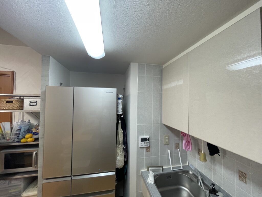 蛍光灯タイプの照明器具は交換します。
