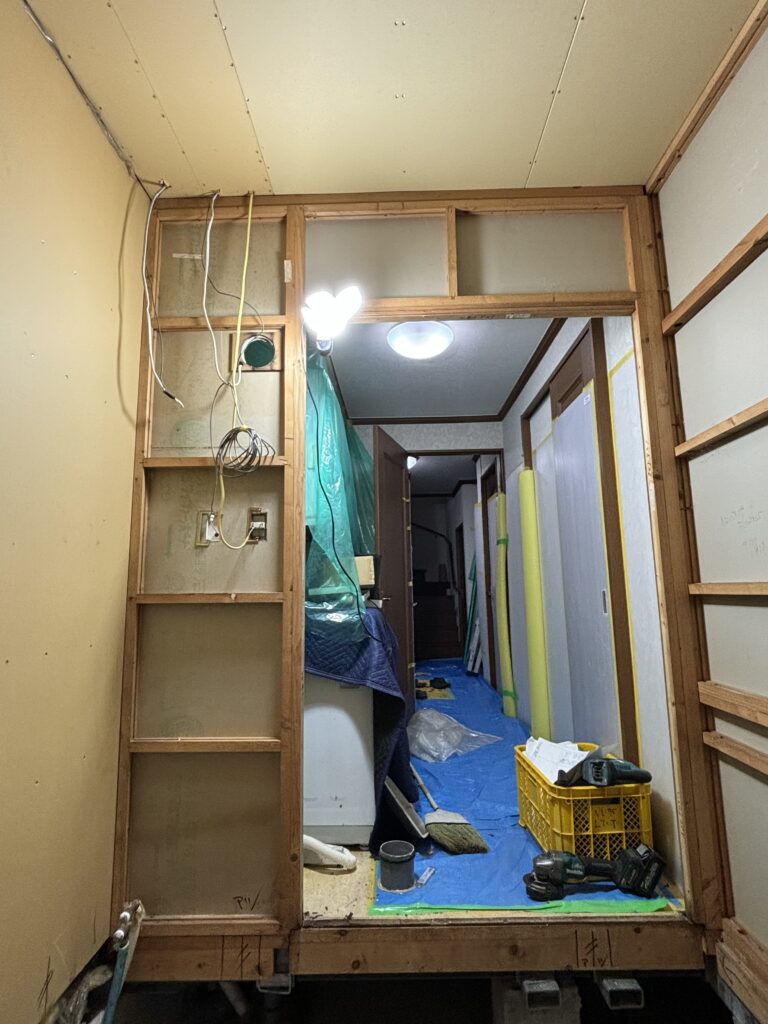 ドア側の壁下地