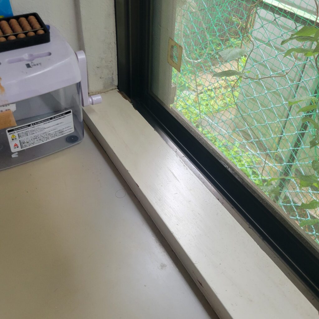 既存の窓枠は内窓を取り付けに充分な幅です。