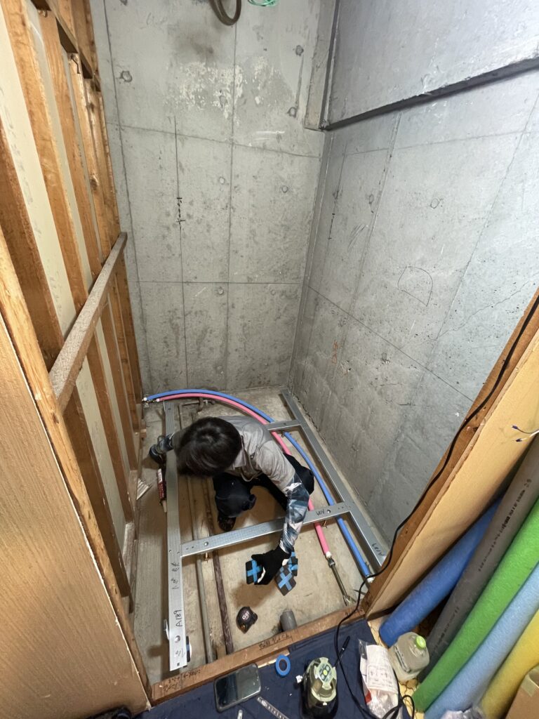 シャワーユニット架台を設置