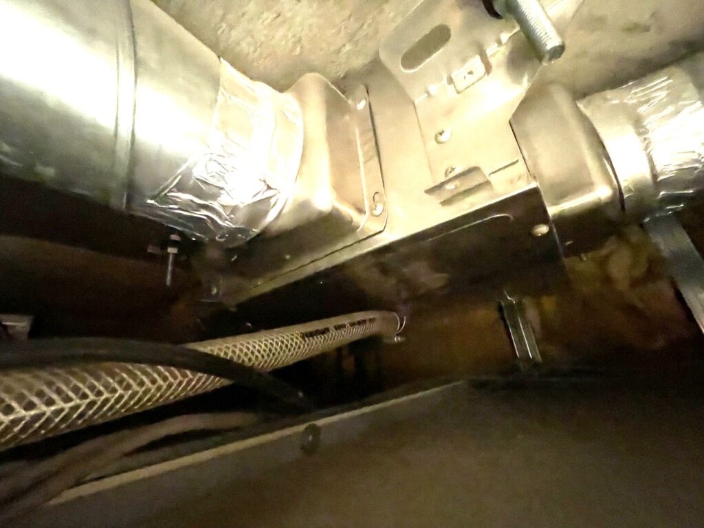 中間ダクト