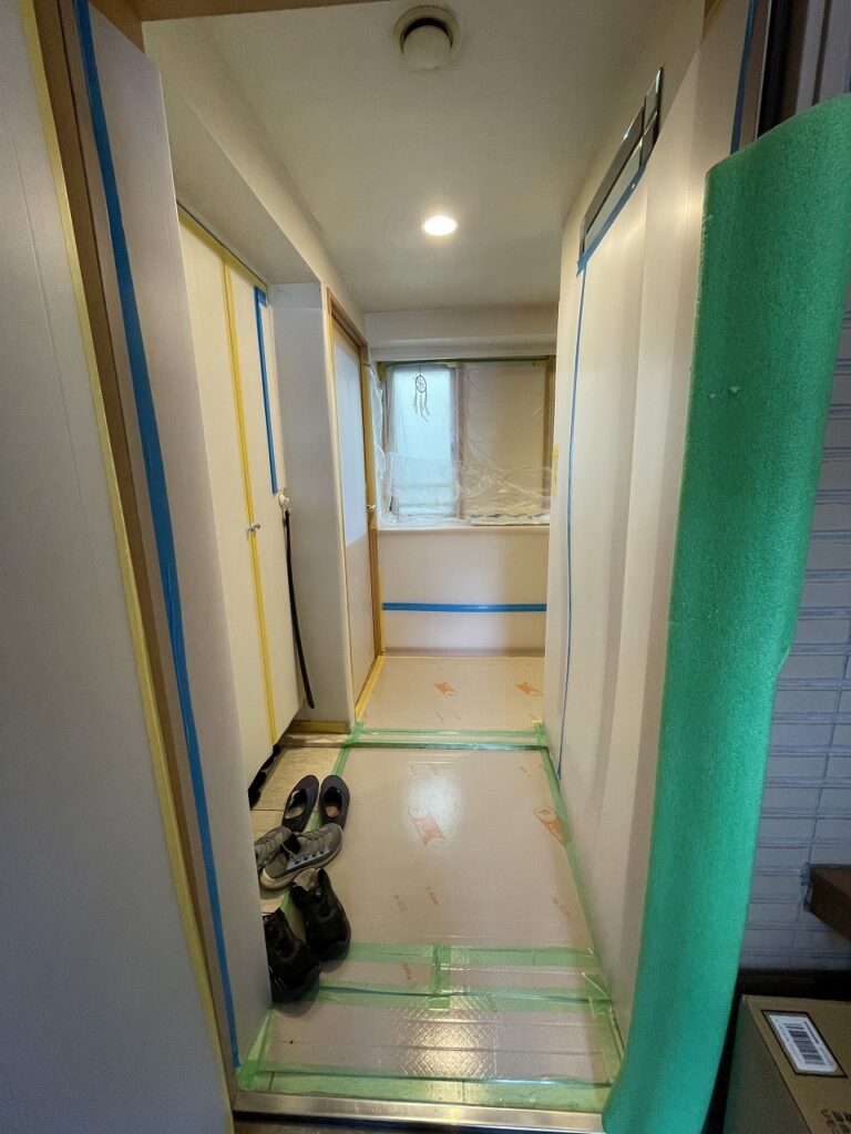 室内廊下なども養生。