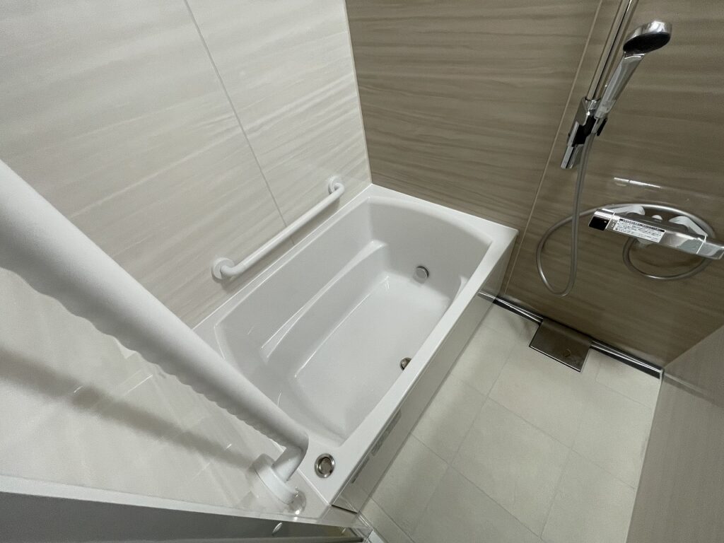 トイレの壁の漏水トラブルから始まった浴室リフォーム
