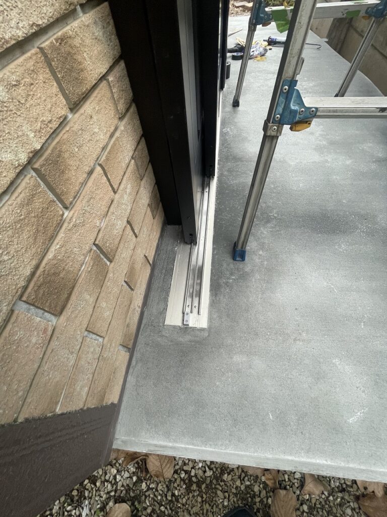 レールが埋め込まれました。