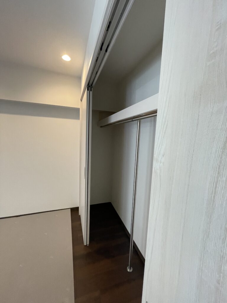 クローゼット内部