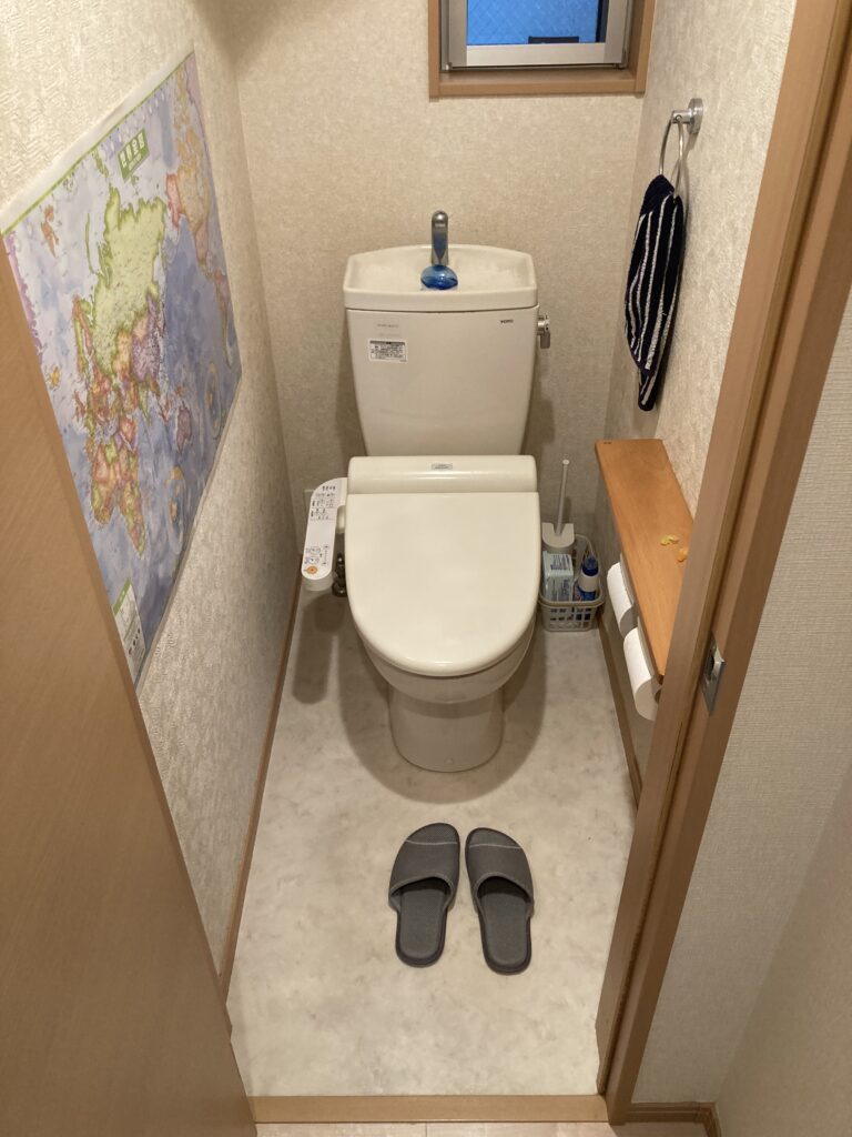 １階トイレ
カウンター付きペーパーホルダーはもう少しコンパクトにしたいとのご希望でした。